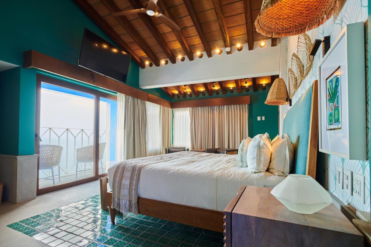 Hotel Luxury Patio Azul (Adults Only) Puerto Vallarta Exterior photo Suite at the Hotel Habitas