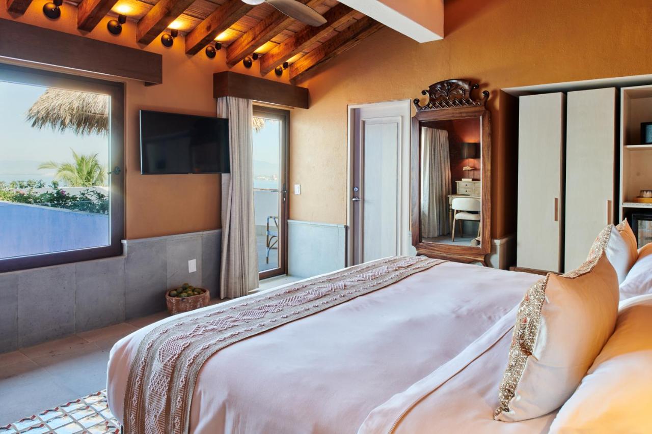 Hotel Luxury Patio Azul (Adults Only) Puerto Vallarta Exterior photo A bedroom at the hotel